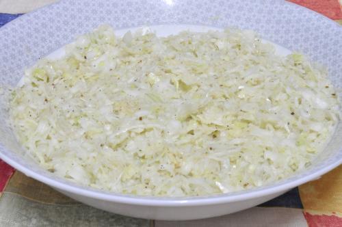 Jak uvařit luhačovický pikantní zelný salát? Snadné recept, připravený za Do 30 minut